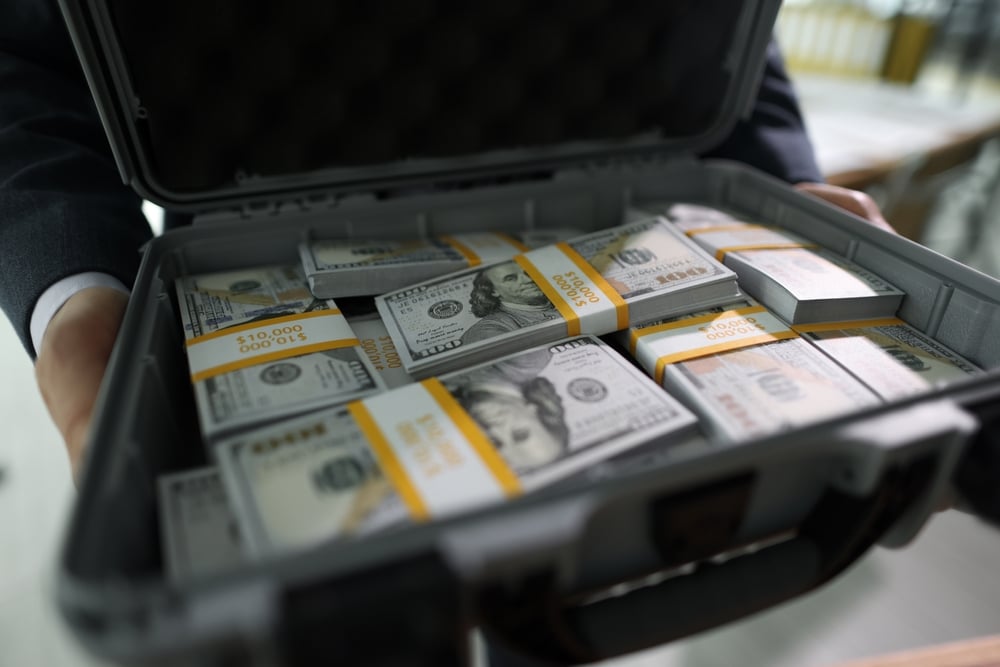 La Guardia di Finanza può aprire borse e casseforti?